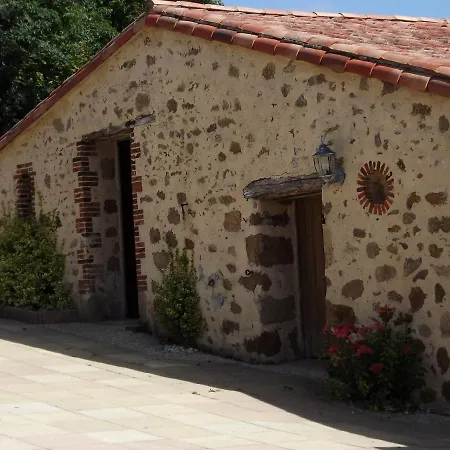 La Basse Monniere Bed & Breakfast 3*