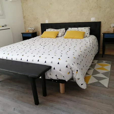 La Basse Monniere Bed & Breakfast