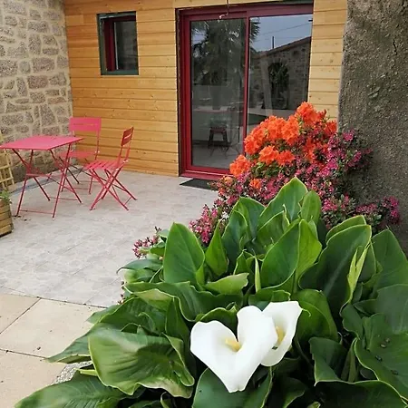 La Basse Monniere Bed & Breakfast 3*