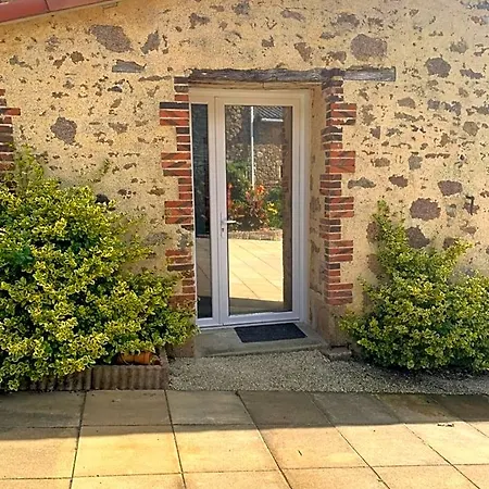 La Basse Monniere Bed & Breakfast 3*